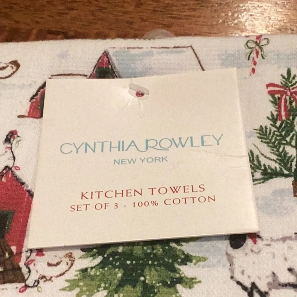 Cynthia Rowley Christmas Kitchen Towels. Set of 3.